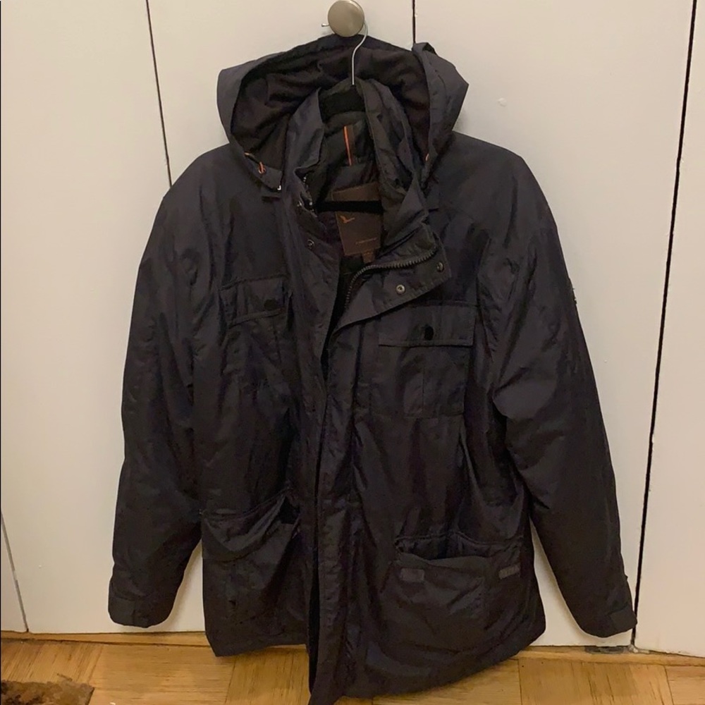 Hooded men’s jacket with zip out lining